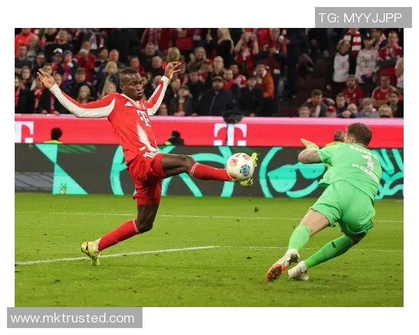 意甲焦点战平局收官皇马曼联点球大战引发争议判罚全场沸腾