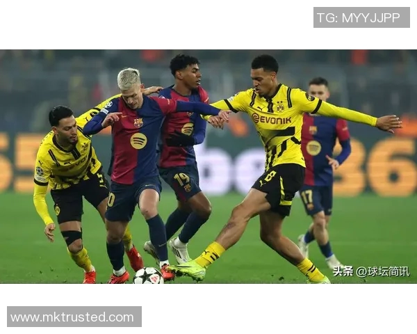 意甲激战巴萨与多特蒙德战成平局帽子戏法引发争议判罚热议