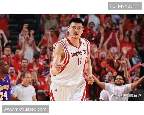 姚明父亲在决赛中展现卓越篮球才华与无私奉献精神的传奇故事