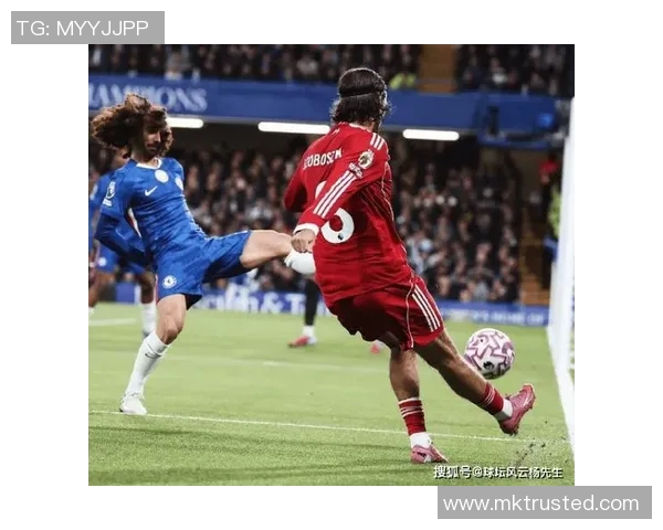 英超激战利物浦与那不勒斯零平红牌事件引发全场热议与十大精彩瞬间回顾