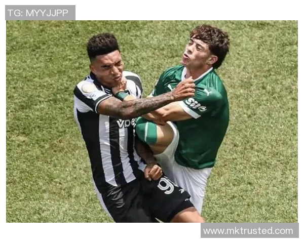 英超惊现冷门尤文图斯1-0战胜本菲卡帽子戏法引发全场狂欢 英超惊现冷门尤文图斯1-0战胜本菲卡帽子戏法引发全场狂欢