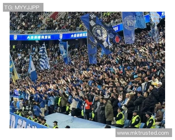 中超精彩对决曼联大胜马竞神奇扑救引发全场狂欢与转会热议