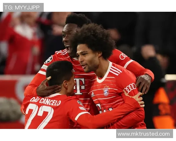 友谊赛精彩回顾：多特蒙德与巴黎圣日耳曼2比2平局战术分析与逆转时刻解读