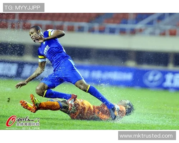 国王杯激战：那不勒斯与切尔西战成平局补时进球引发全场狂欢